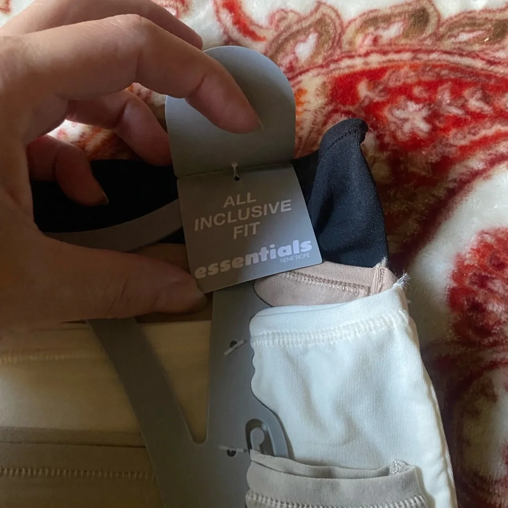 Essentials Rene Rofe - Picture 3 of 5